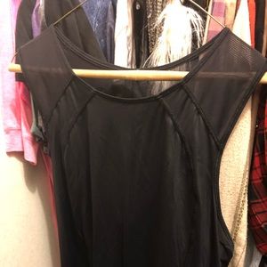 Lululemon size 10 top
